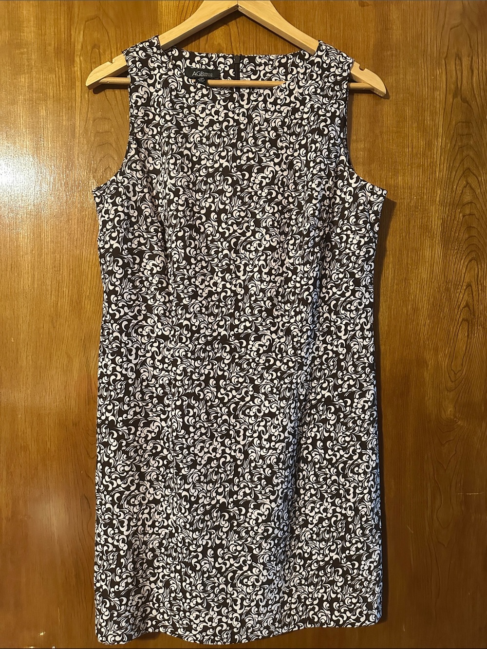 AGB Brown & White Printed Sleeveless Midi Dress